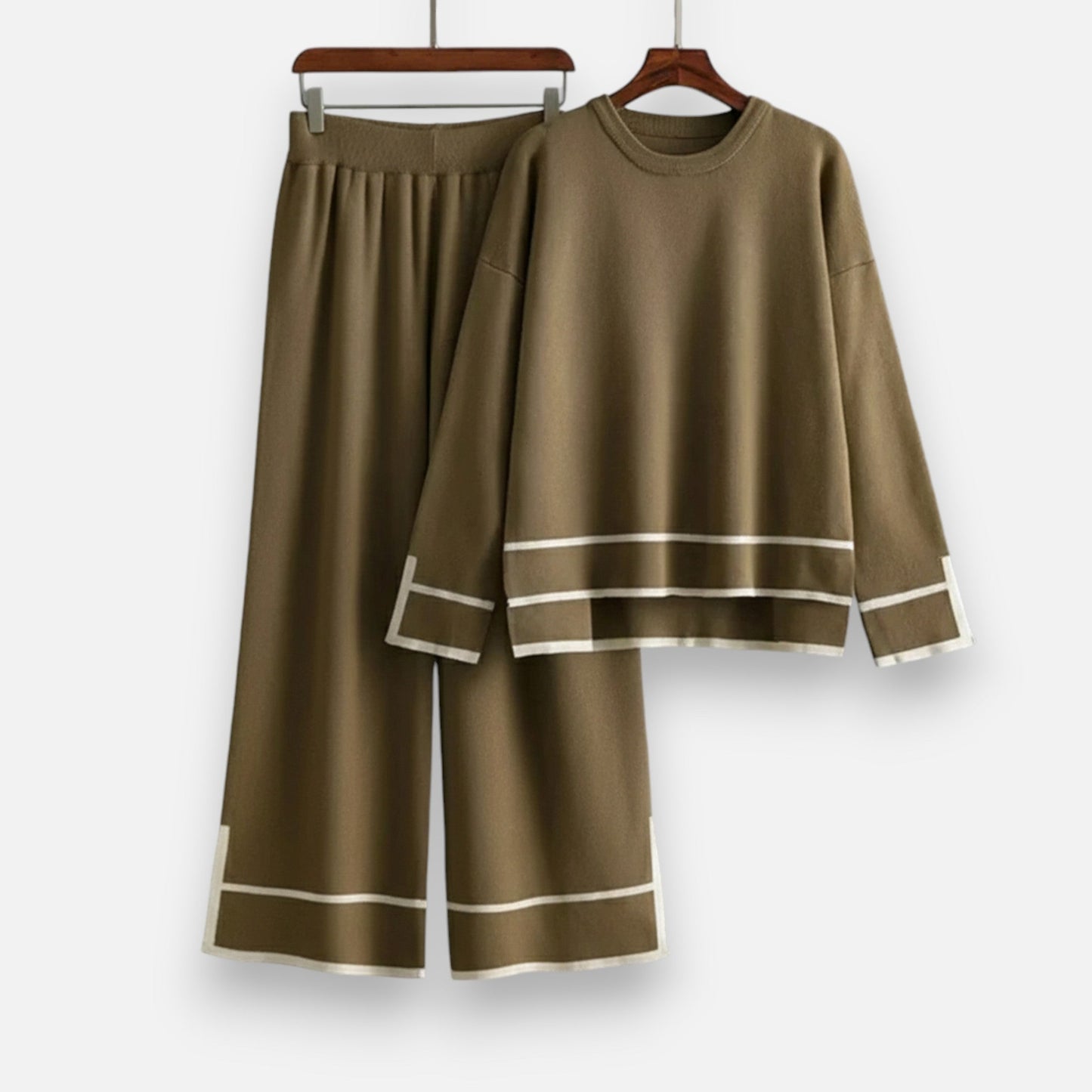 Echwear Women’s Knitted Two-Piece Set – Effortless Winter Poise