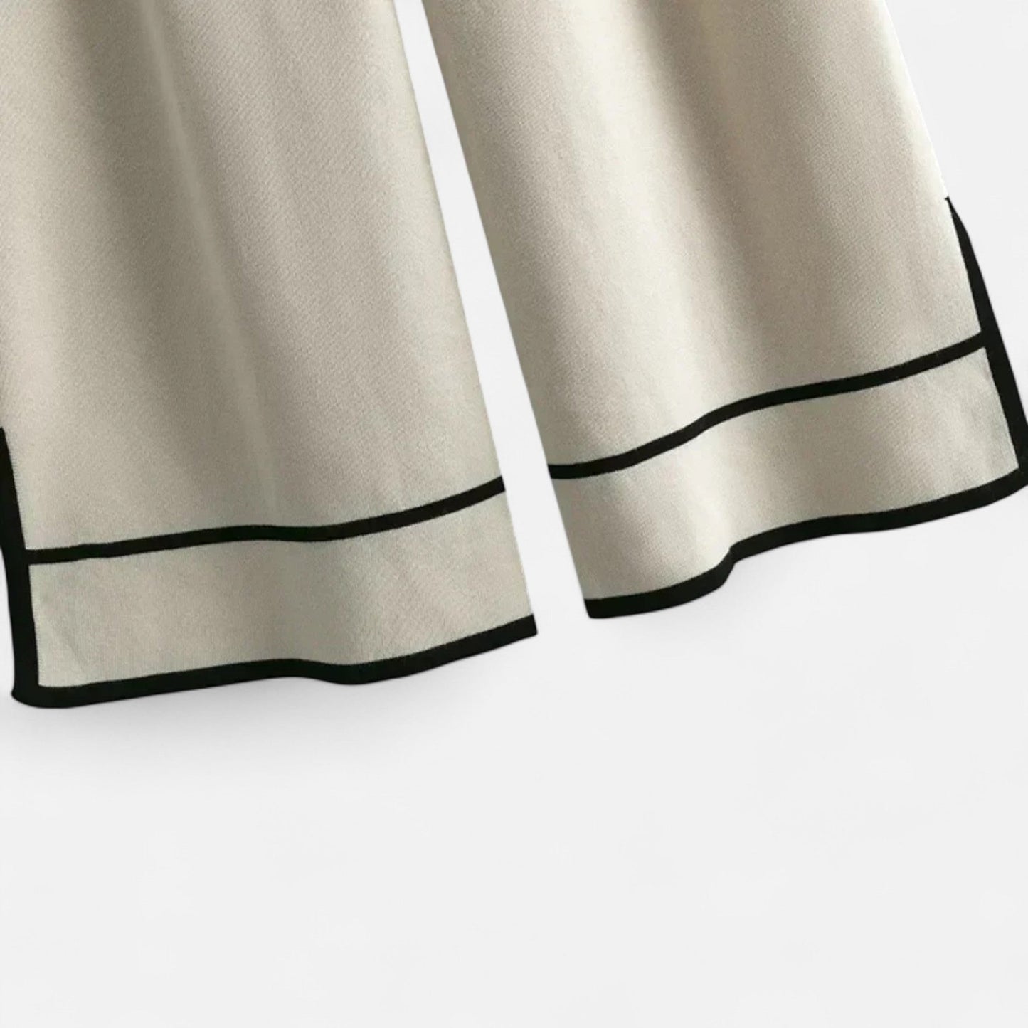 Echwear Women’s Knitted Two-Piece Set – Effortless Winter Poise