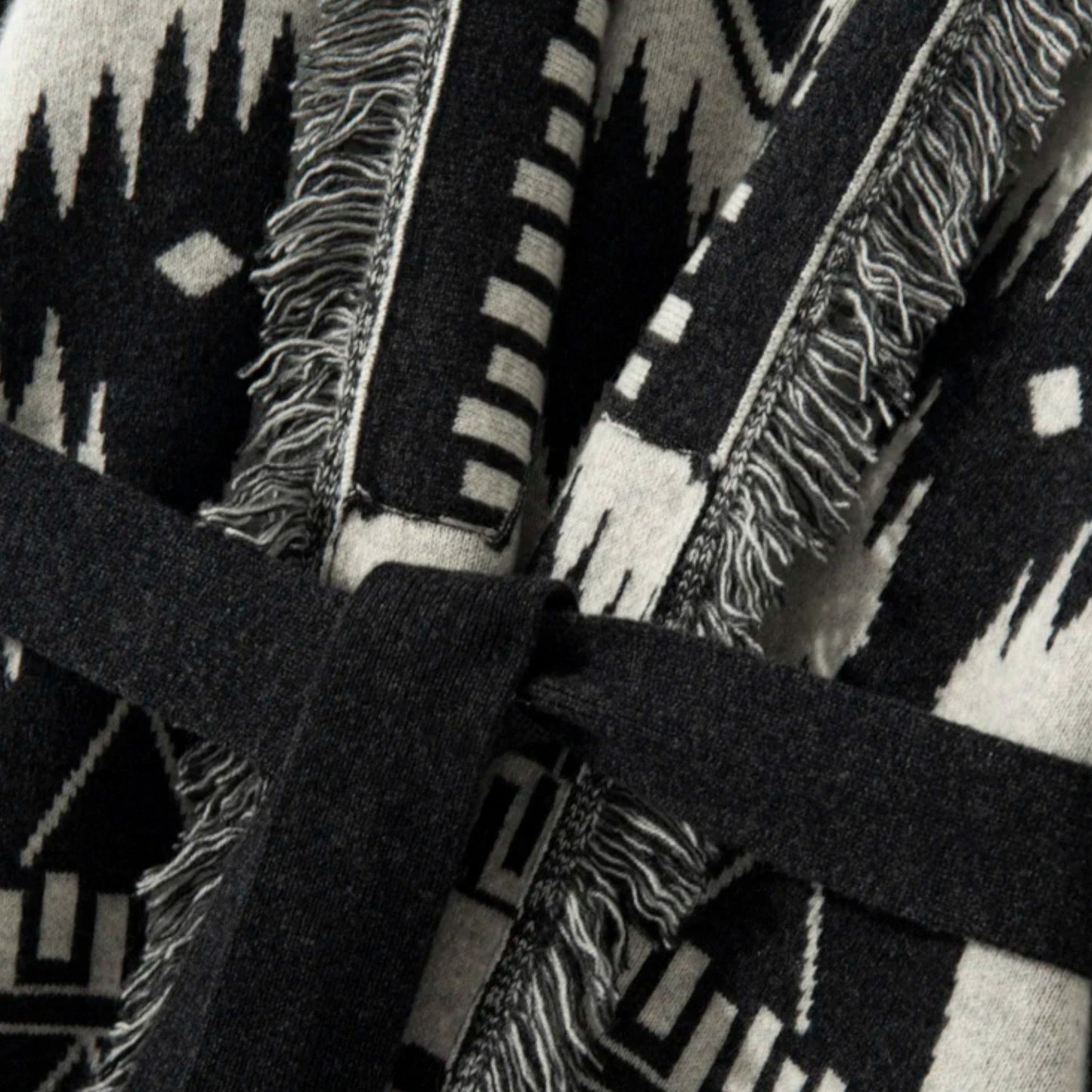 Echwear Women’s 100% Cashmere Tassel Cardigan – Vintage Jacquard Elegance