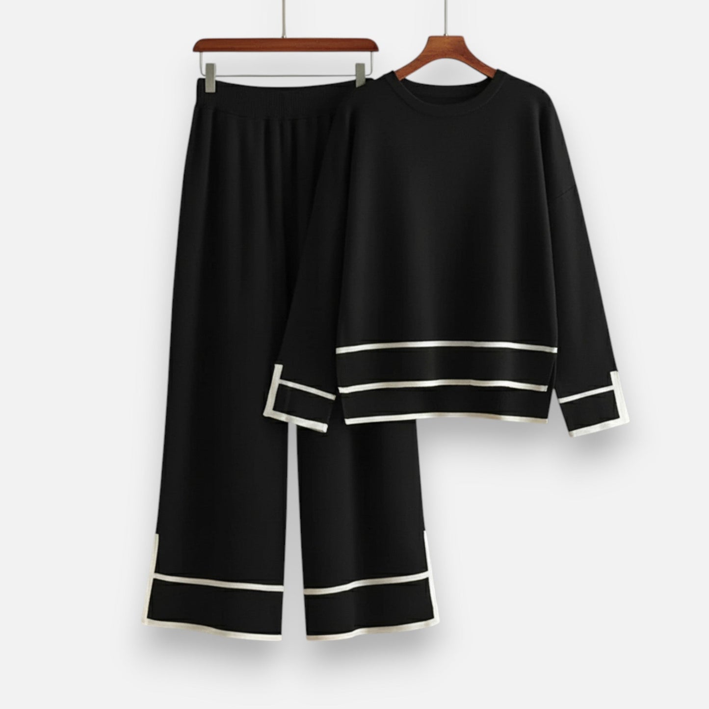 Echwear Women’s Knitted Two-Piece Set – Effortless Winter Poise